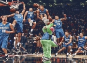开云体育APP下载-一记封盖定乾坤，当库里的指尖划破达拉斯的夜空，NBA中国赛为篮球写下唯一注脚