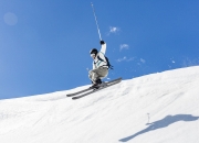 开云下载-舞台越大越强，迪巴拉的光芒与尼斯的爆冷启示