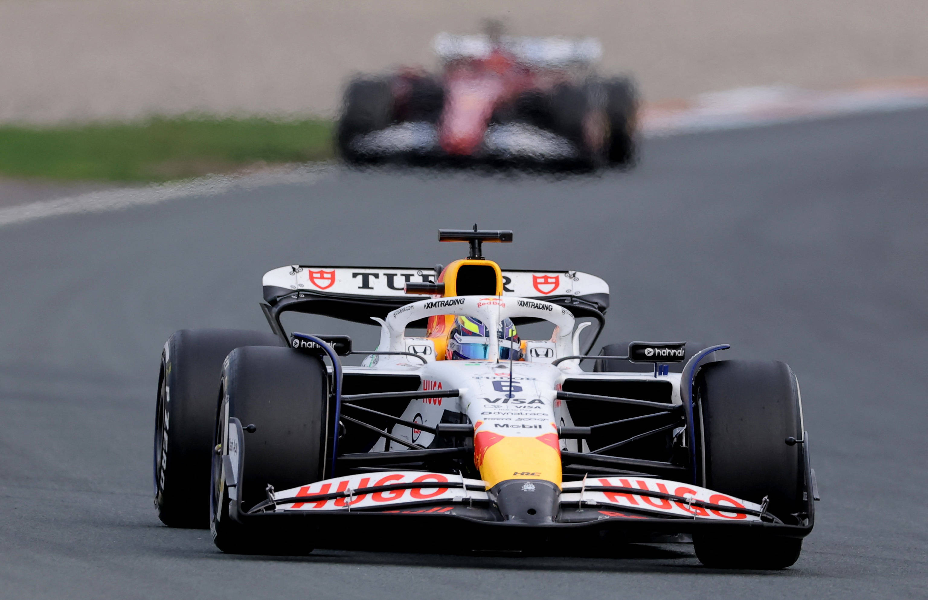 索伯车队完胜红牛二队,皮亚斯特里点燃赛场 索伯车队完胜红牛二队,皮亚斯特里点燃赛场