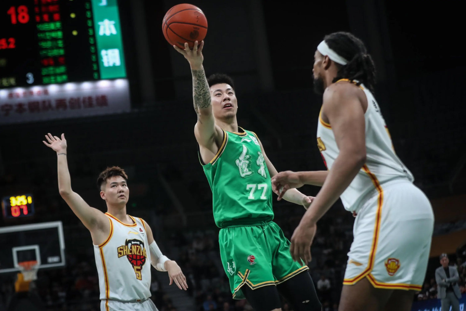 包含雷霆鏖战北京队，张镇麟点燃赛场的词条