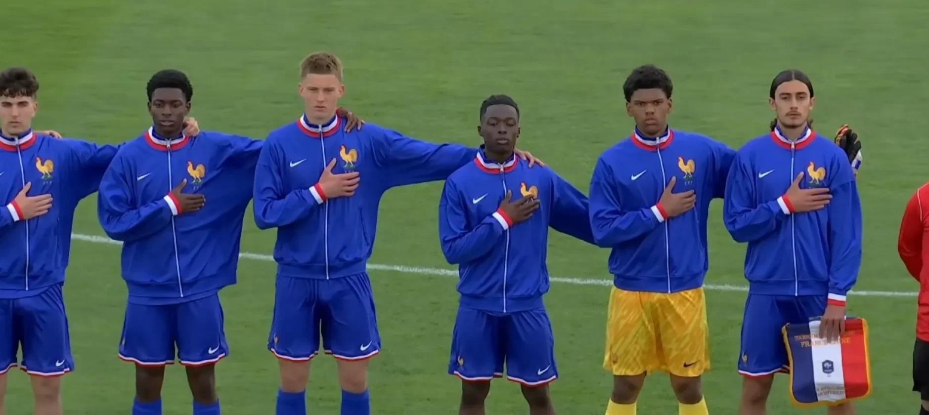 法国队在场上展现出色,获得了关键三分的简单介绍 法国队在场上展现出色,获得了关键三分的简单介绍