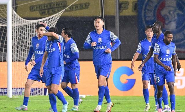 英超球队迎战中超对手,双方实力悬殊 英超球队迎战中超对手,双方实力悬殊