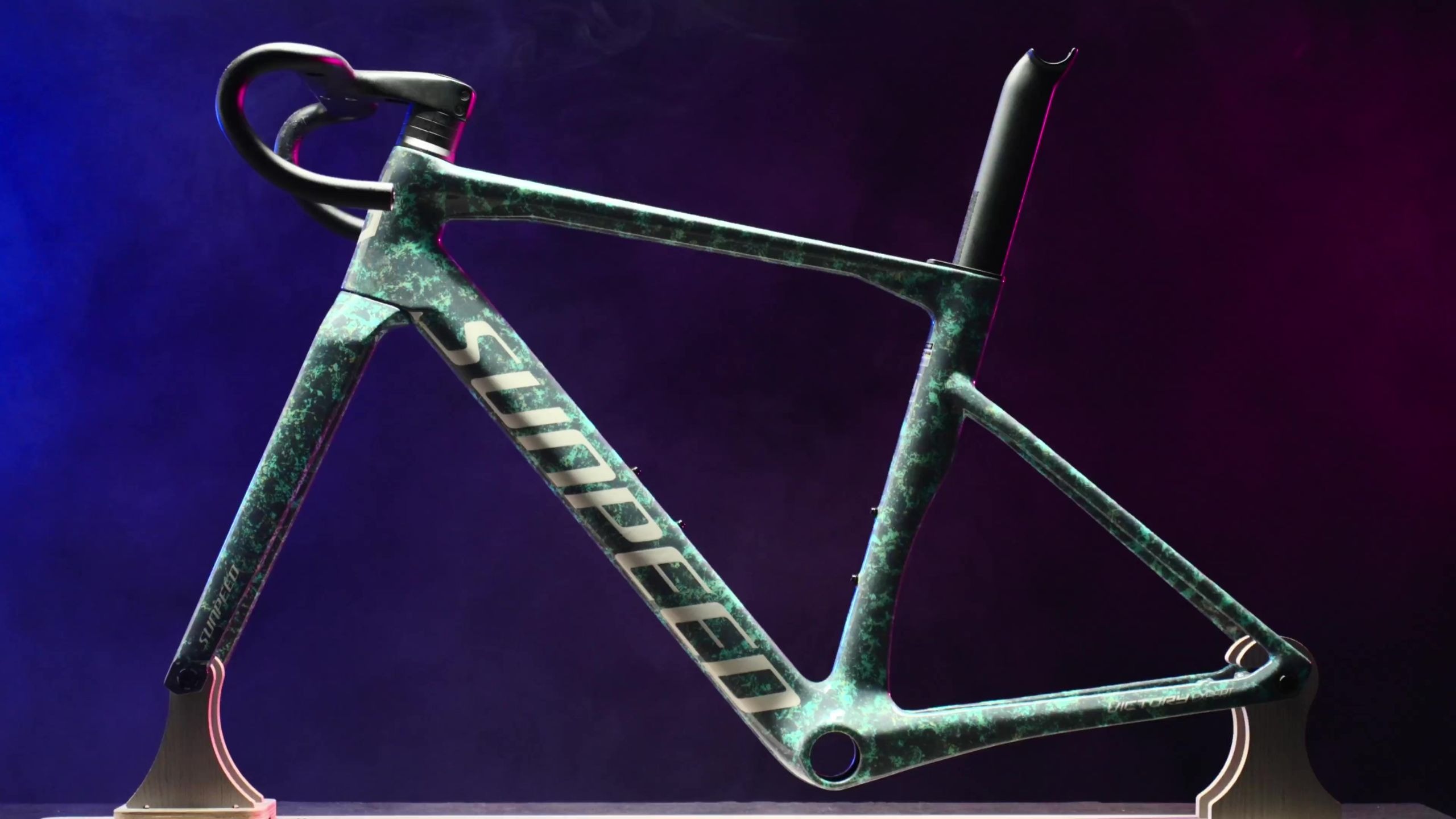 双方硬仗拼杀，全力以赴争夺胜利的机会