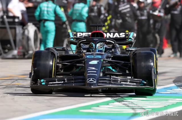 包含梅赛德斯翻盘威廉姆斯，拉塞尔统治全场的词条