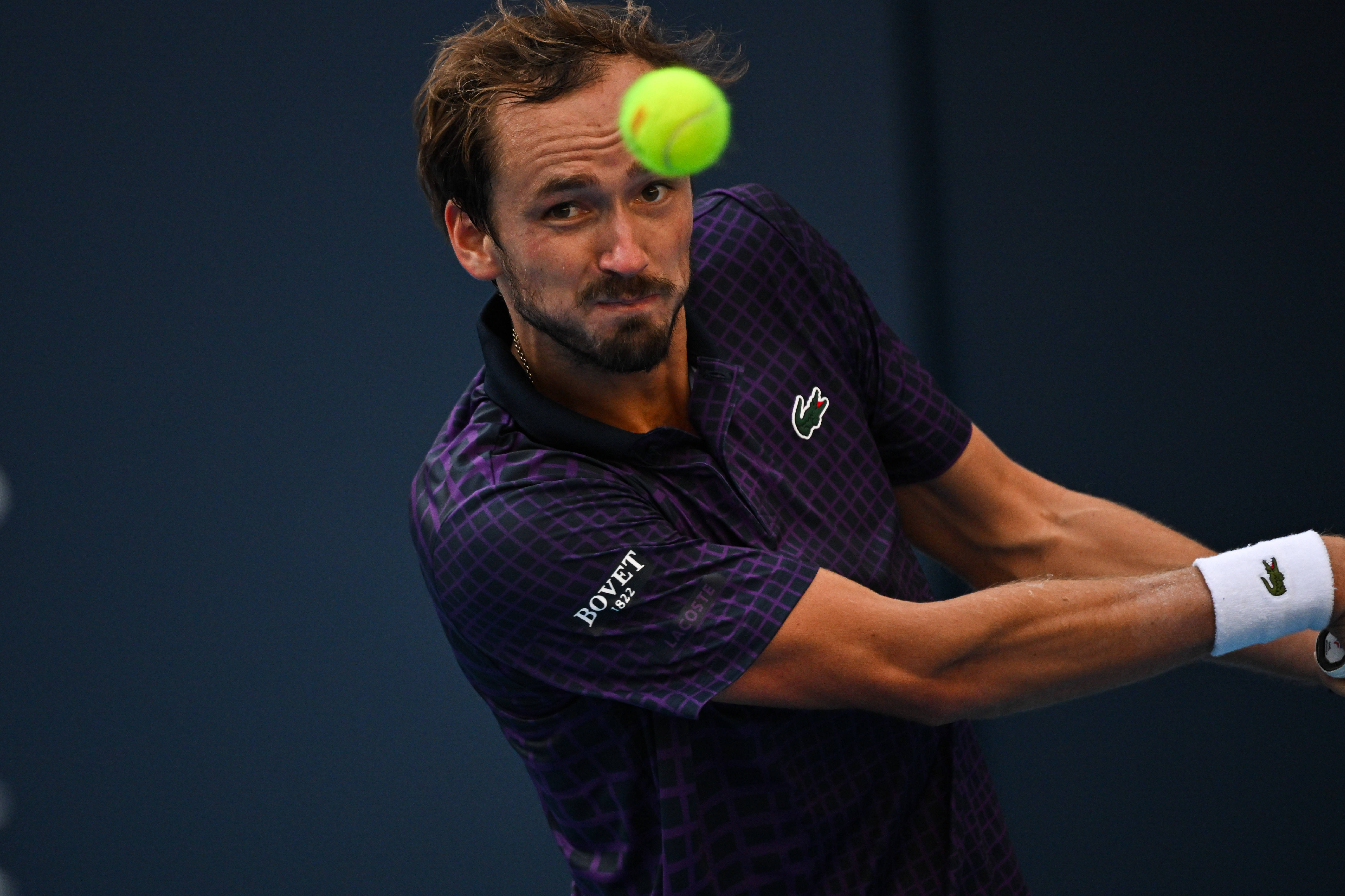 关于美国网球队碾压澳大利亚网球队，梅德韦杰夫高光表现的信息