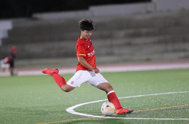 包含莱加内斯球员勇擒对手，豪取开门红的词条