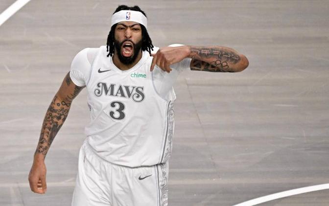 篮网完胜热火，浓眉哥高光表现