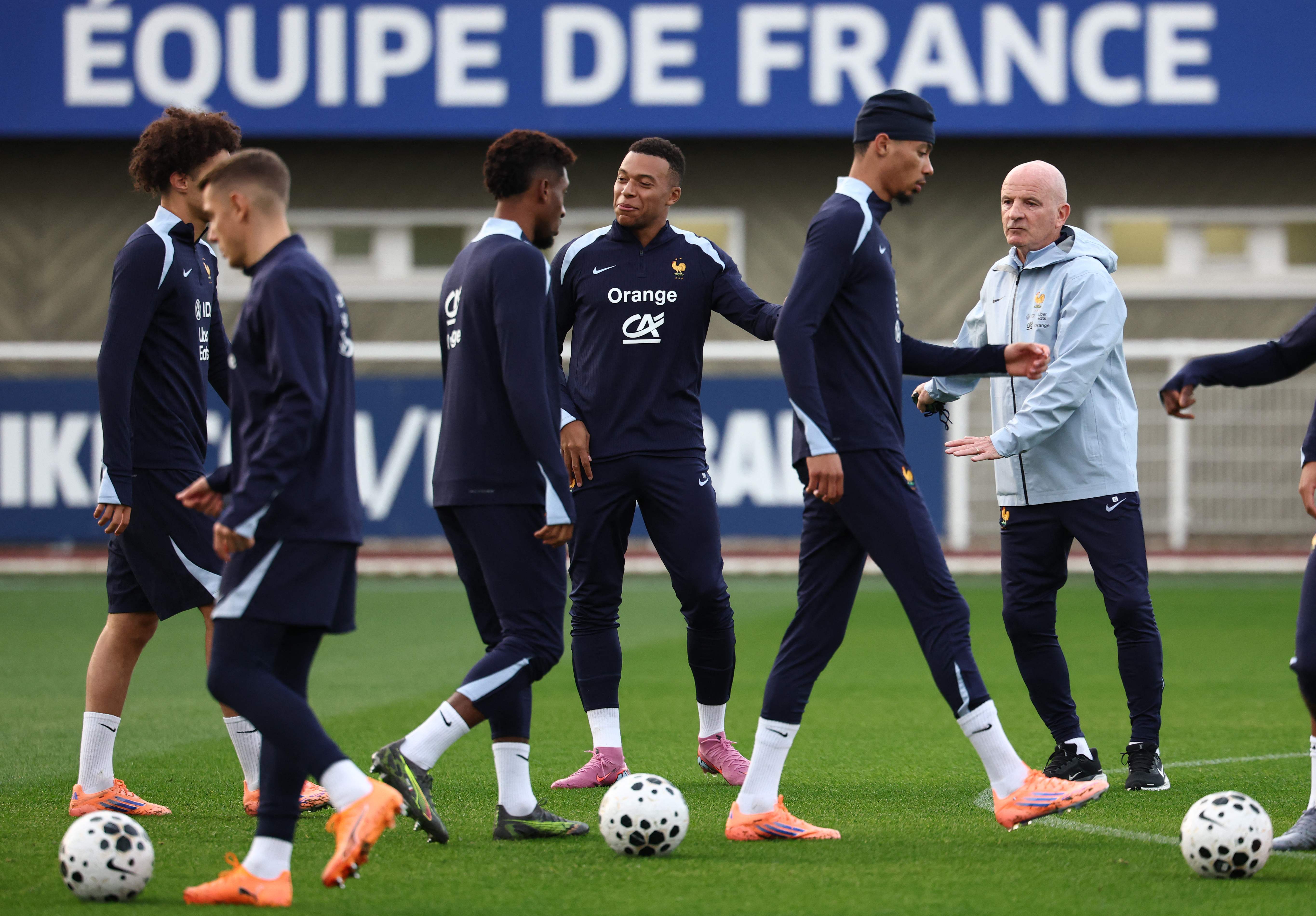 欧洲足坛豪门比拼,法国联赛火热开战 欧洲足坛豪门比拼,法国联赛火热开战