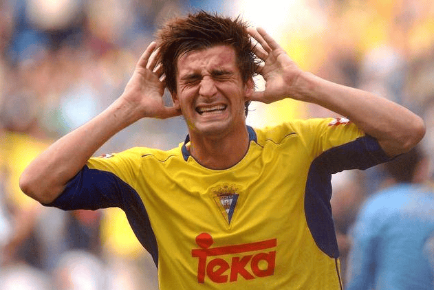 阿尔梅里亚小将出色表现,受球迷热捧 阿尔梅里亚小将出色表现,受球迷热捧