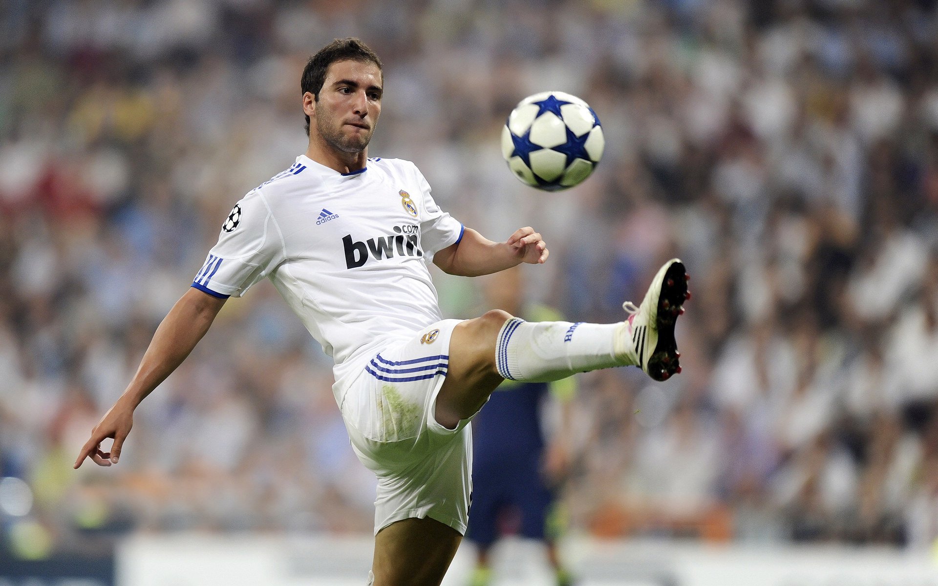 绿茵场上的季后赛,巴萨打穿拜仁,诠释足球版的焦点战艺术