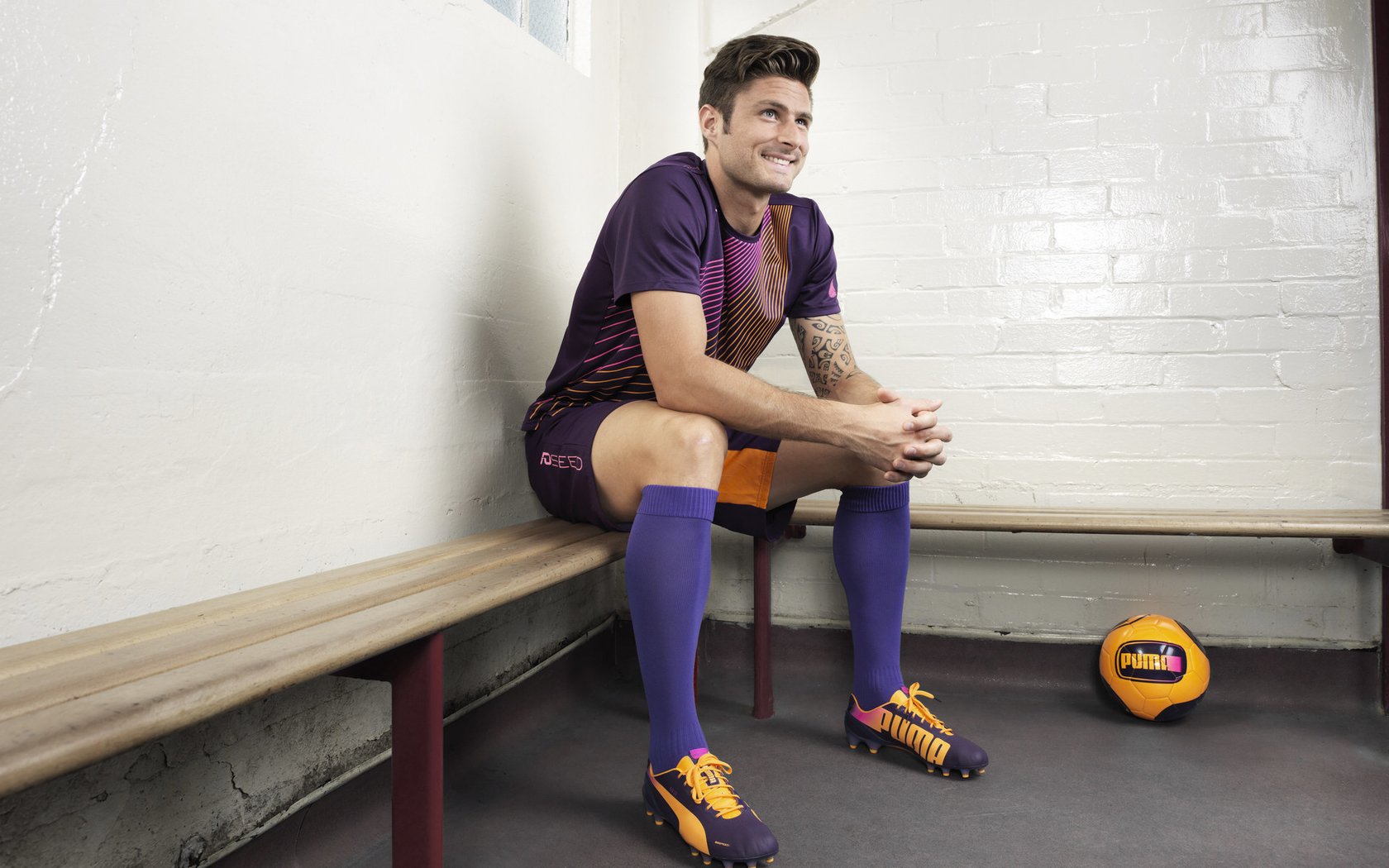 苏亚雷斯完美发挥点燃安菲尔德,利物浦关键战突围马里昂阴影